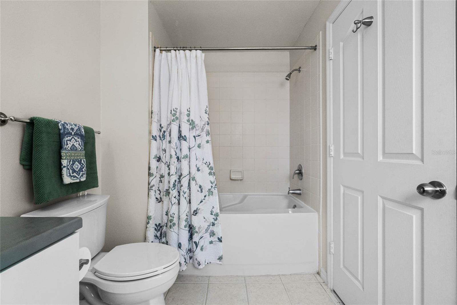 Image 15 of 20 For 709 Centervale Drive