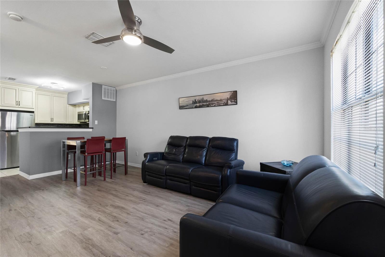 Image 4 of 20 For 709 Centervale Drive