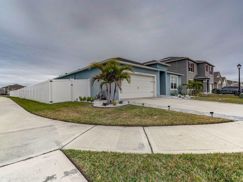 Image 3 of 53 For 1836 Delrose Road