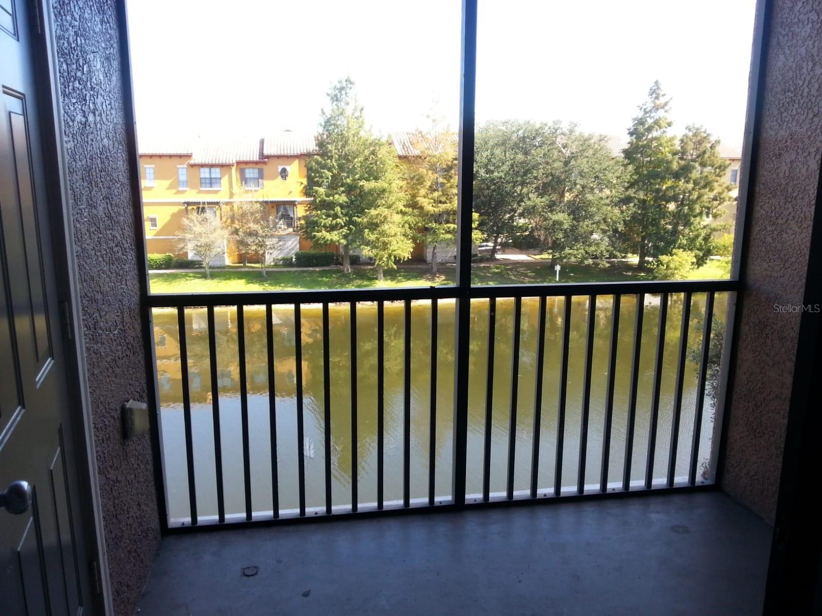Image 2 of 9 For 6141 Metrowest Boulevard 308