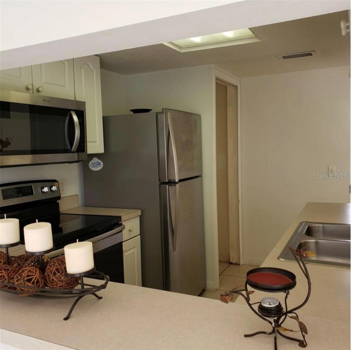 Image 4 of 14 For 720 Caribbean Drive