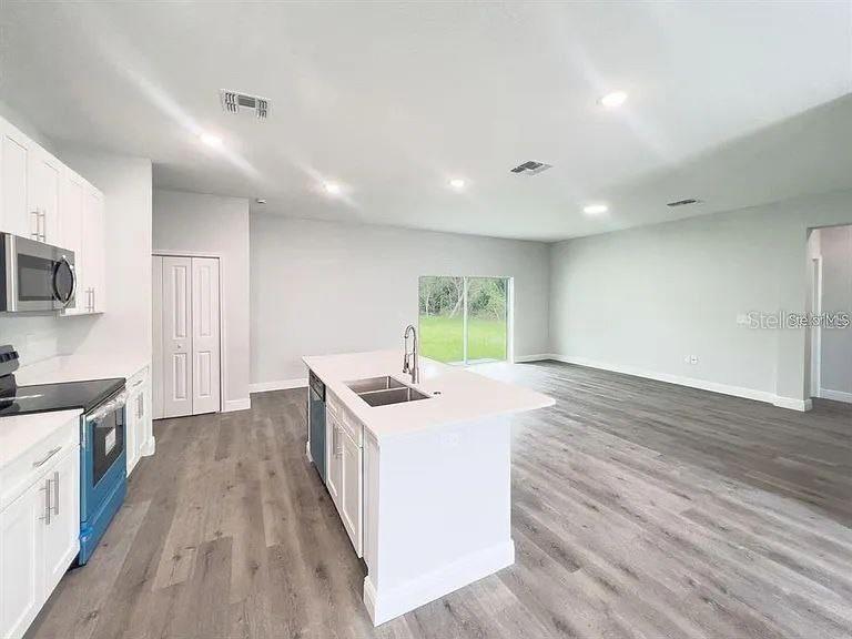 Image 2 of 8 For 17381 Tyler Avenue