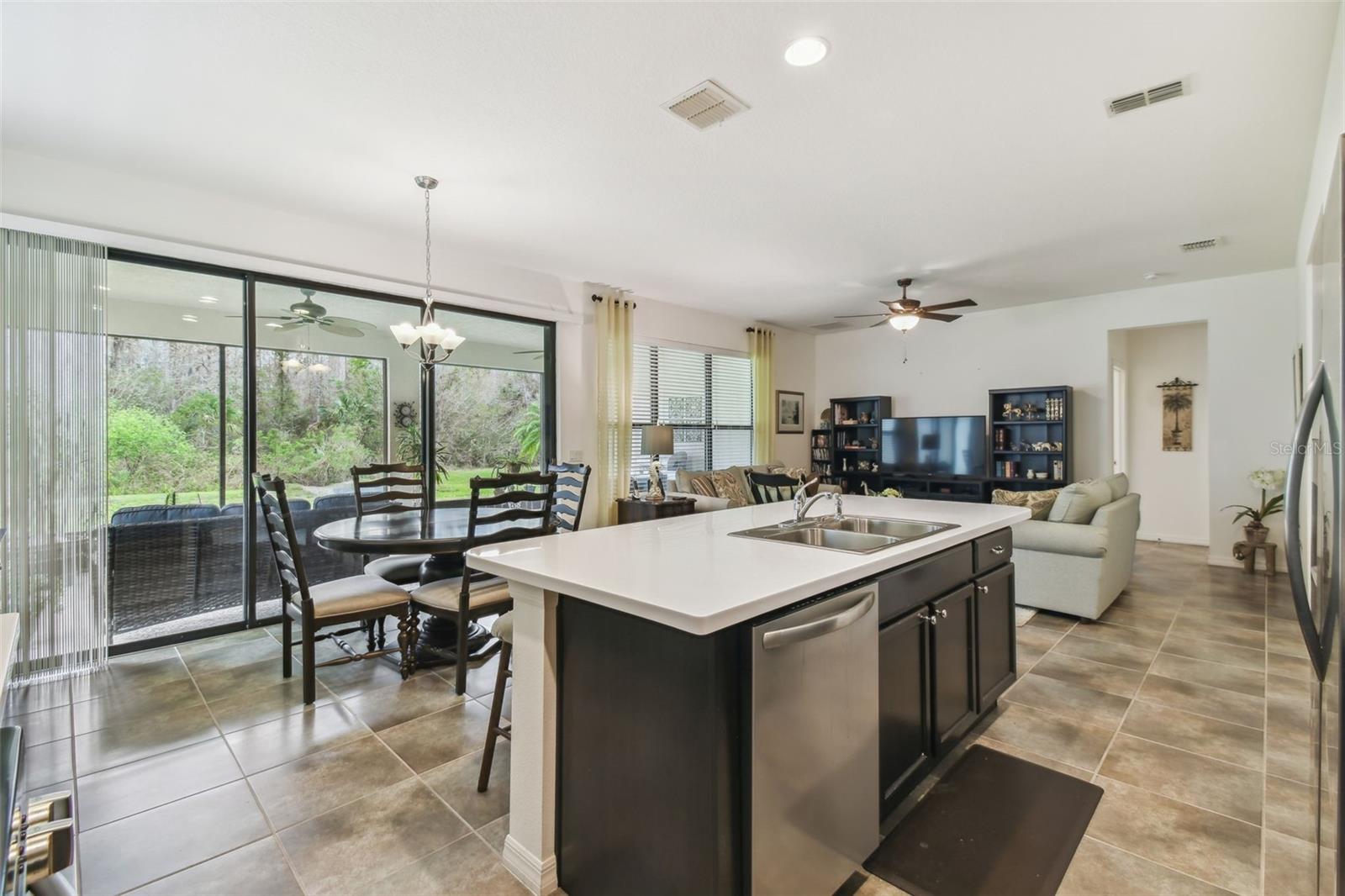 Image 16 of 56 For 1398 Del Mar Drive