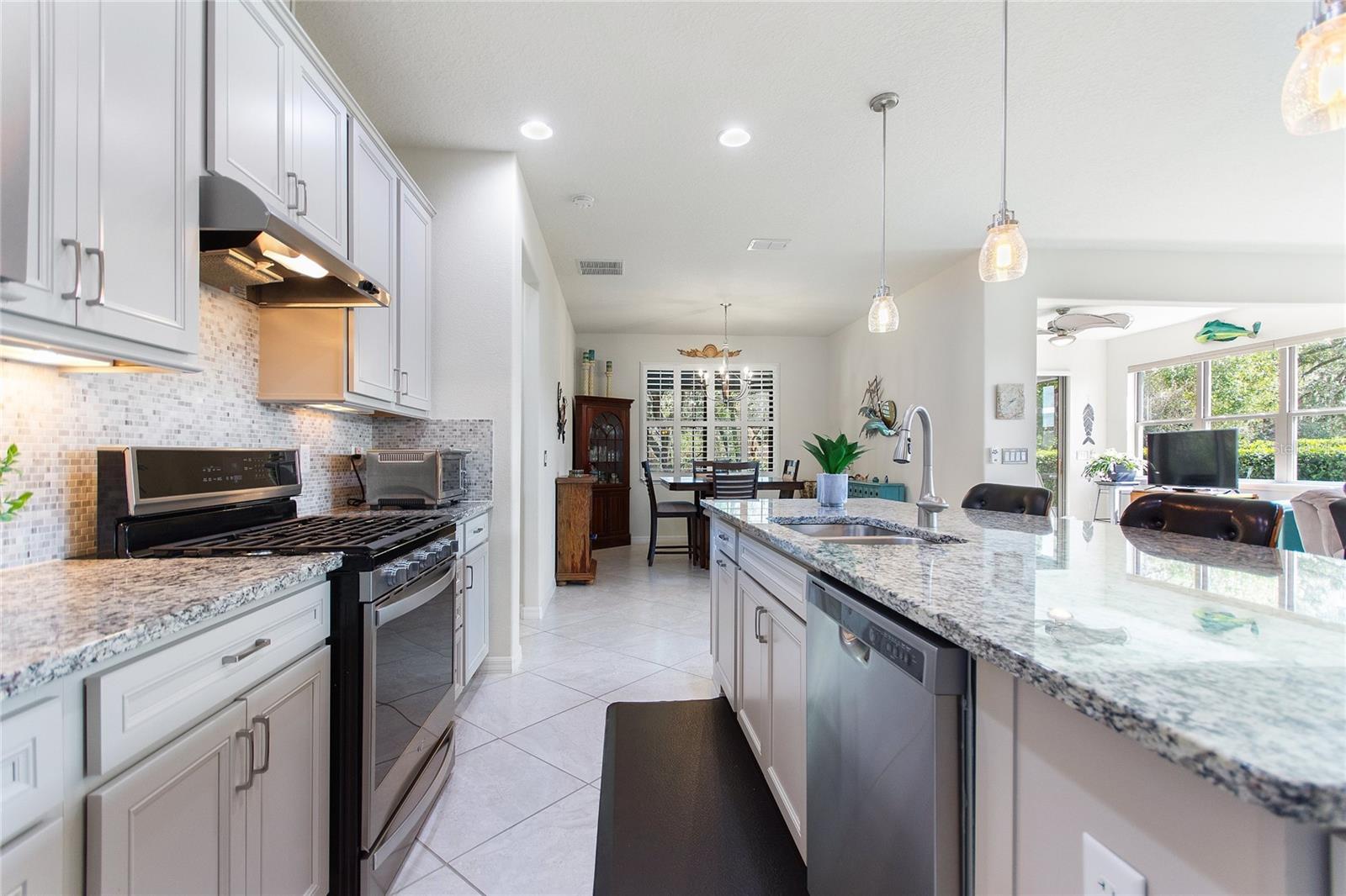 Image 11 of 74 For 246 Tomelloso Way