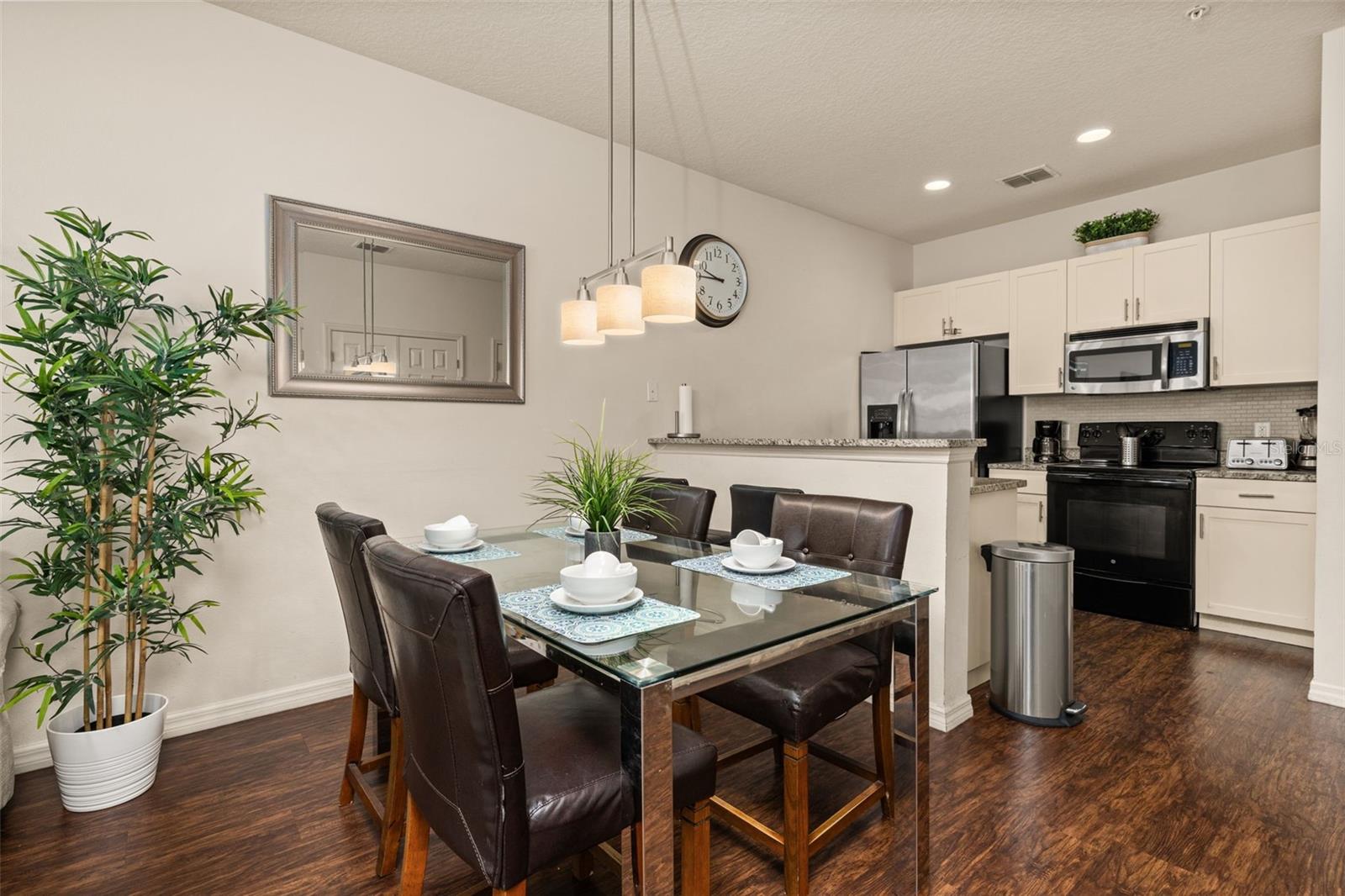 Image 10 of 48 For 5360 Diplomat Court 107