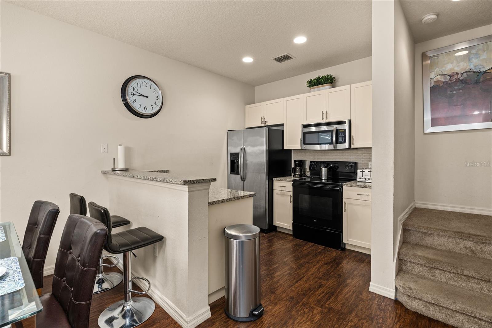 Image 12 of 48 For 5360 Diplomat Court 107
