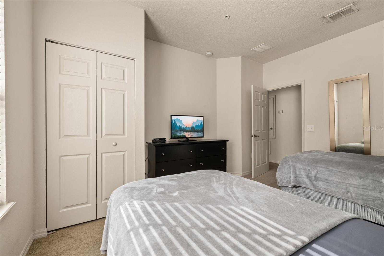 Image 26 of 48 For 5360 Diplomat Court 107