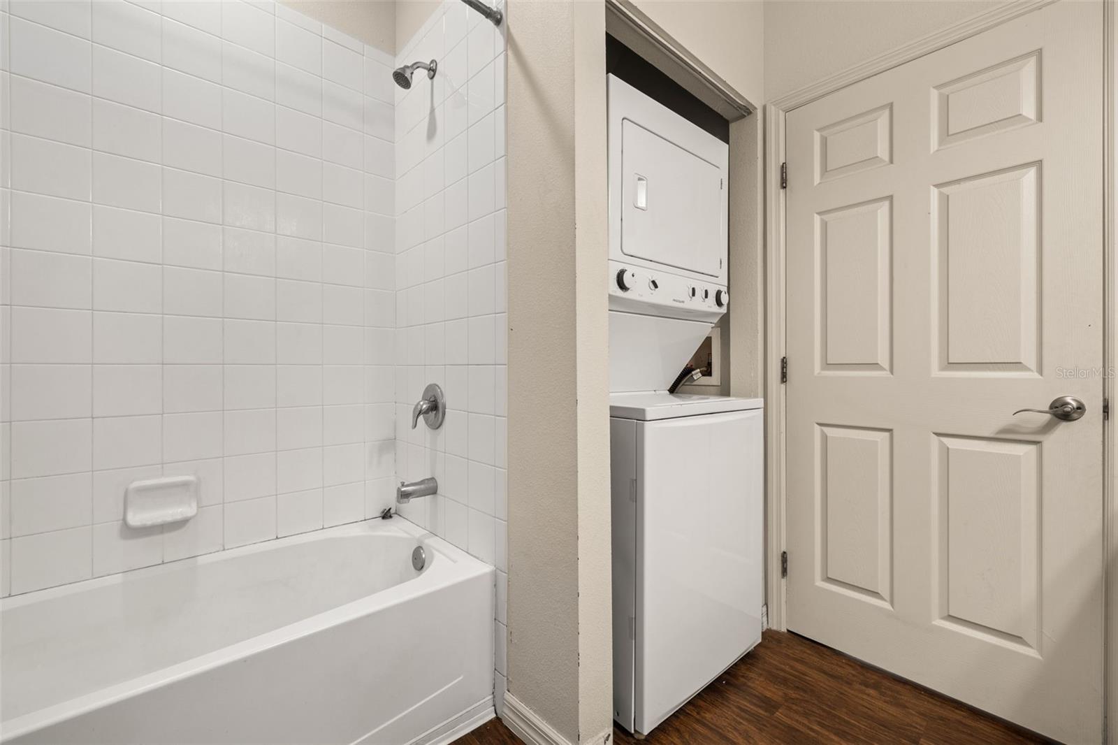 Image 32 of 48 For 5360 Diplomat Court 107