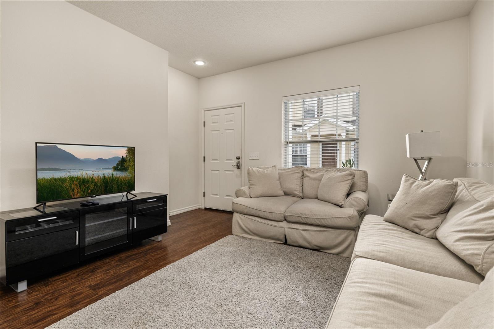 Image 7 of 48 For 5360 Diplomat Court 107