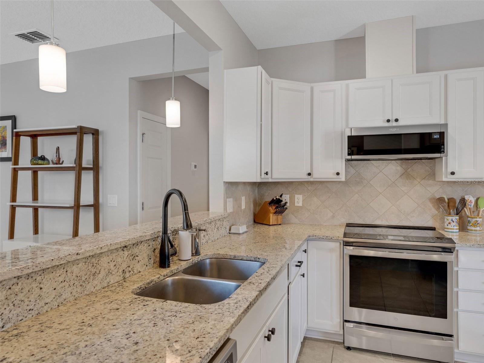 Image 14 of 55 For 1036 Salamanca Place
