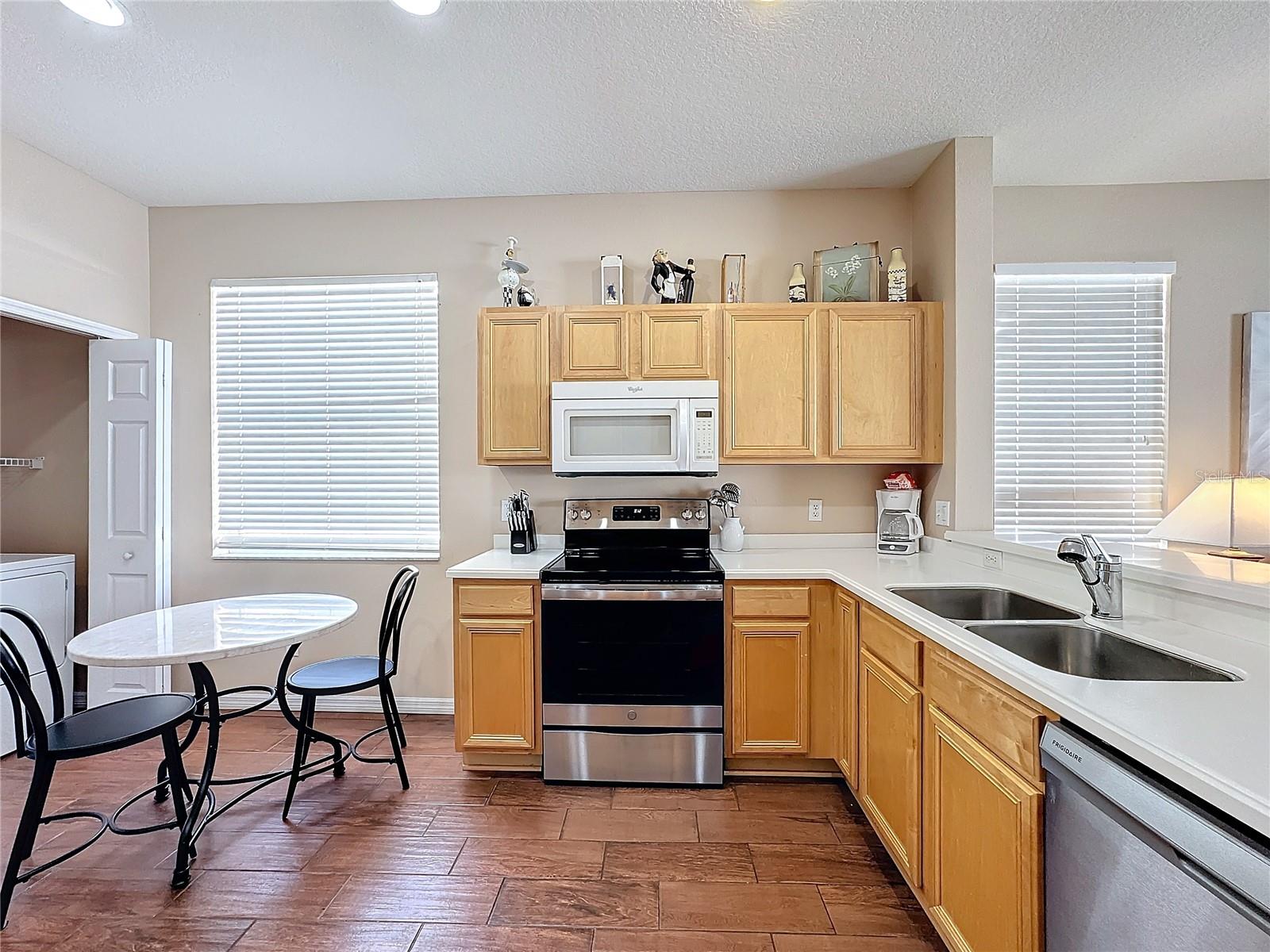 Image 11 of 61 For 331 Henley Circle