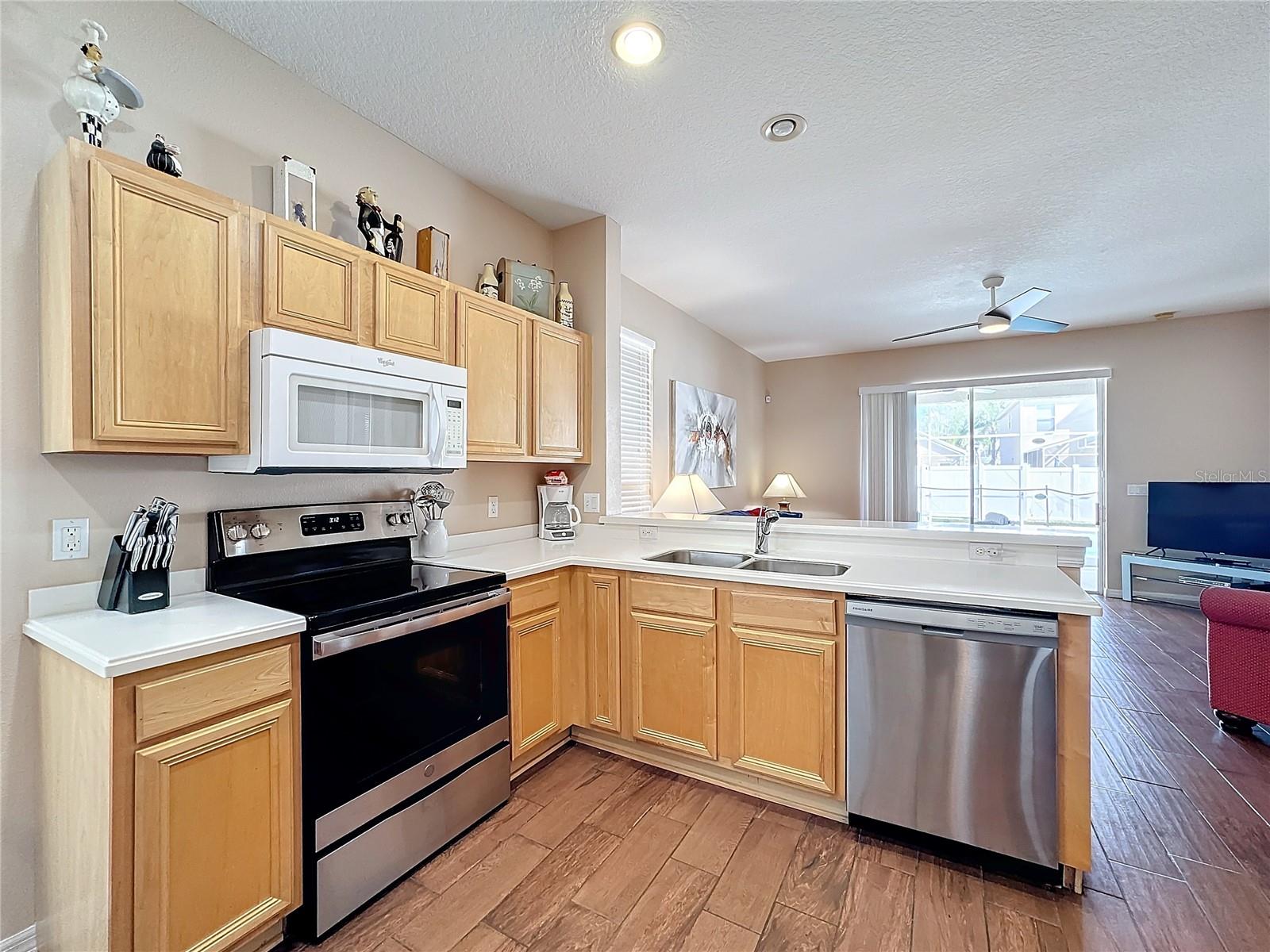 Image 12 of 61 For 331 Henley Circle