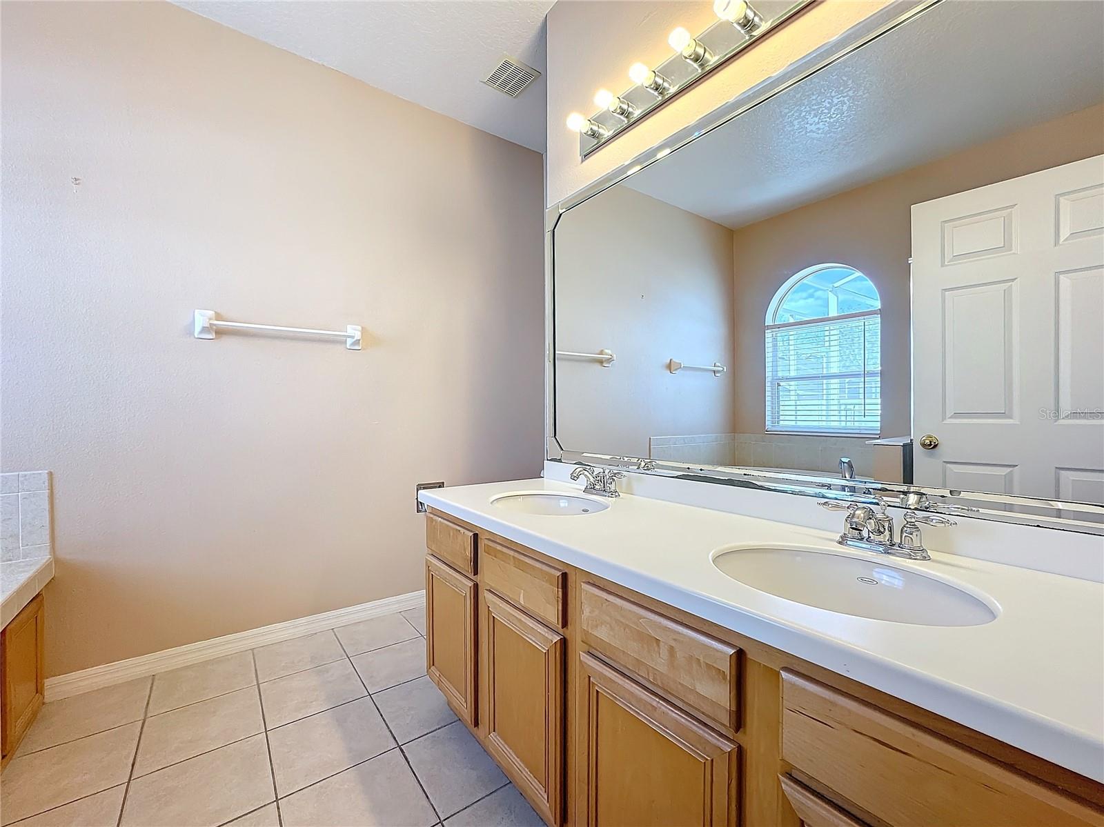 Image 38 of 61 For 331 Henley Circle