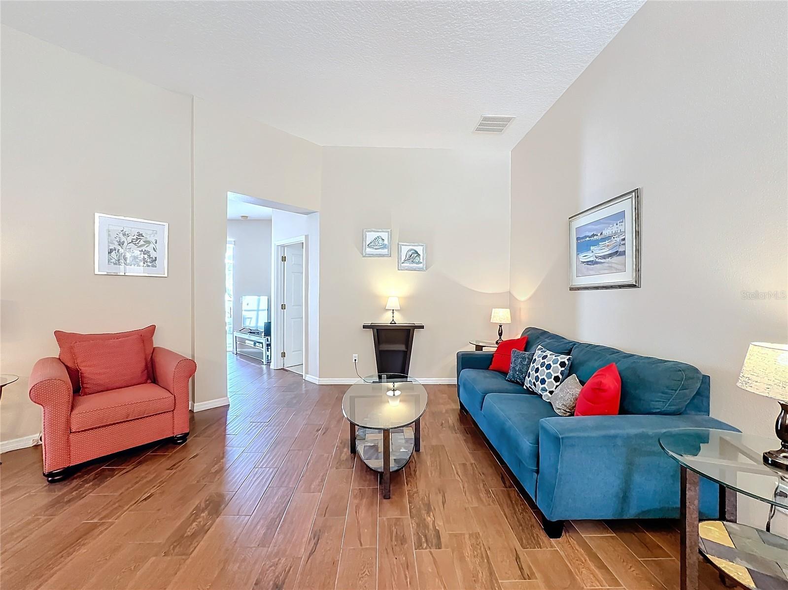 Image 8 of 61 For 331 Henley Circle
