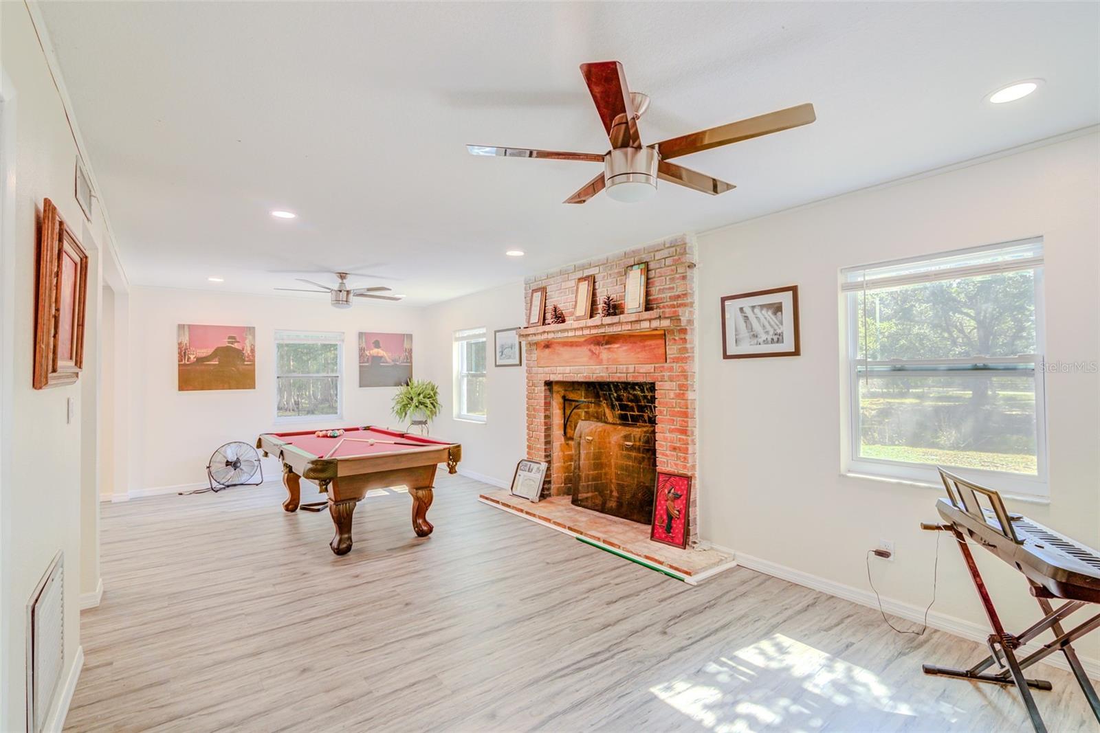 Image 11 of 78 For 15345 Rockridge Road