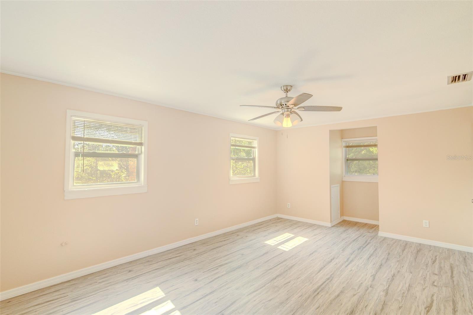 Image 42 of 78 For 15345 Rockridge Road