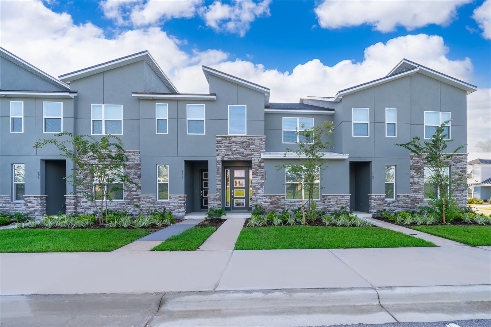 Details for 1696 Tropical Palms Circle, KISSIMMEE, FL 34747