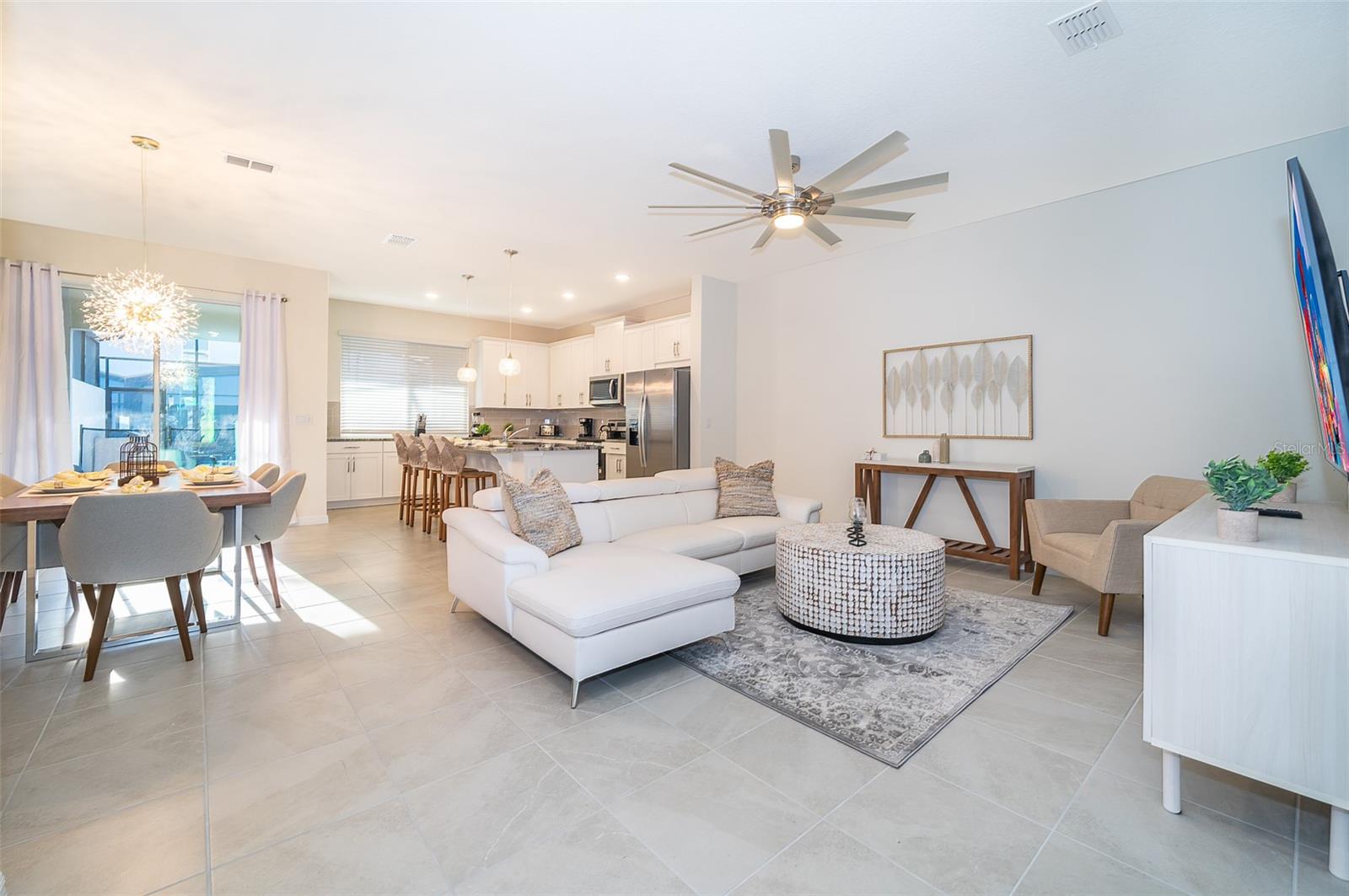 Image 3 of 30 For 1696 Tropical Palms Circle