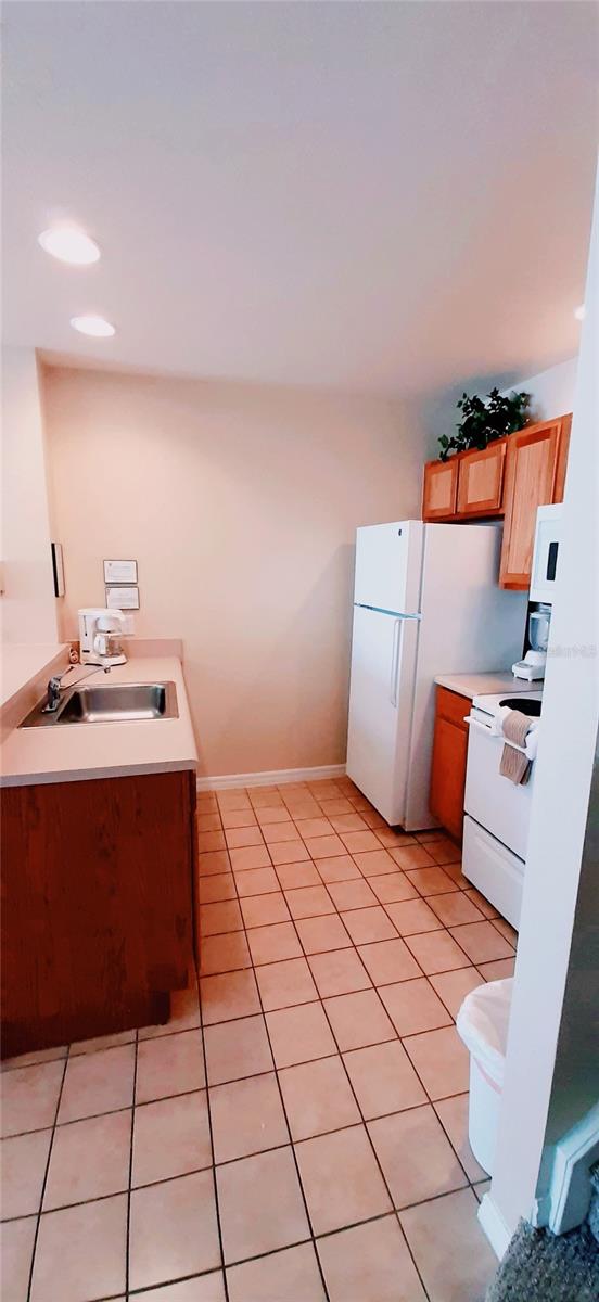 Image 5 of 16 For 4004 Santa Maria Drive 106