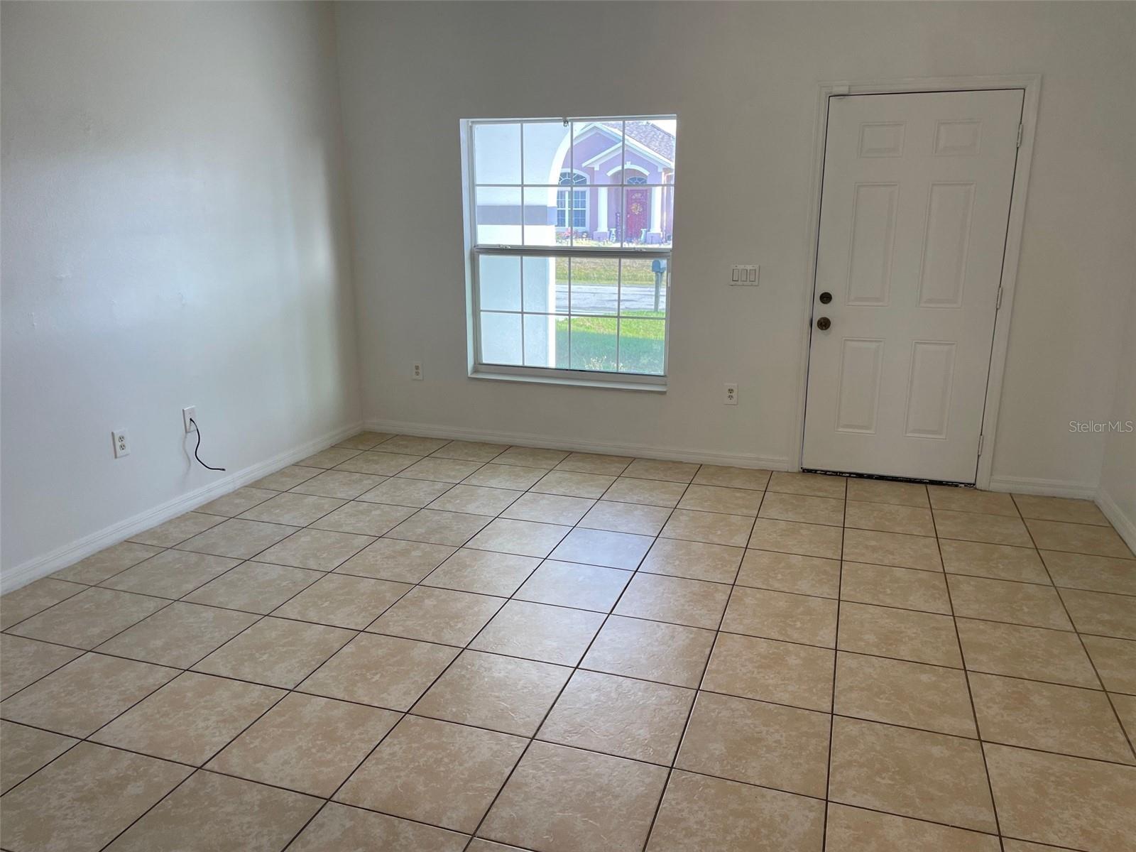 Image 18 of 28 For 828 Abbeville Court