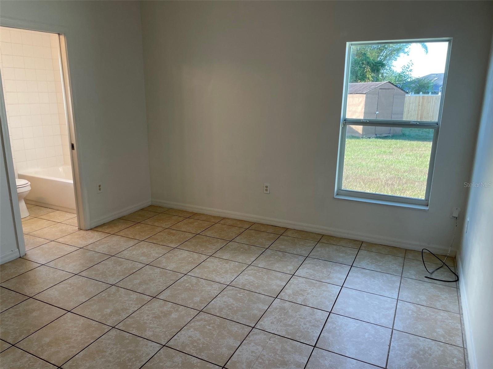 Image 25 of 28 For 828 Abbeville Court