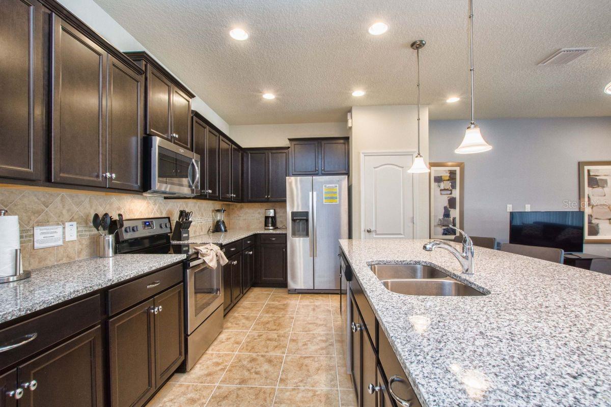 Image 8 of 30 For 8908 Adriatico Lane