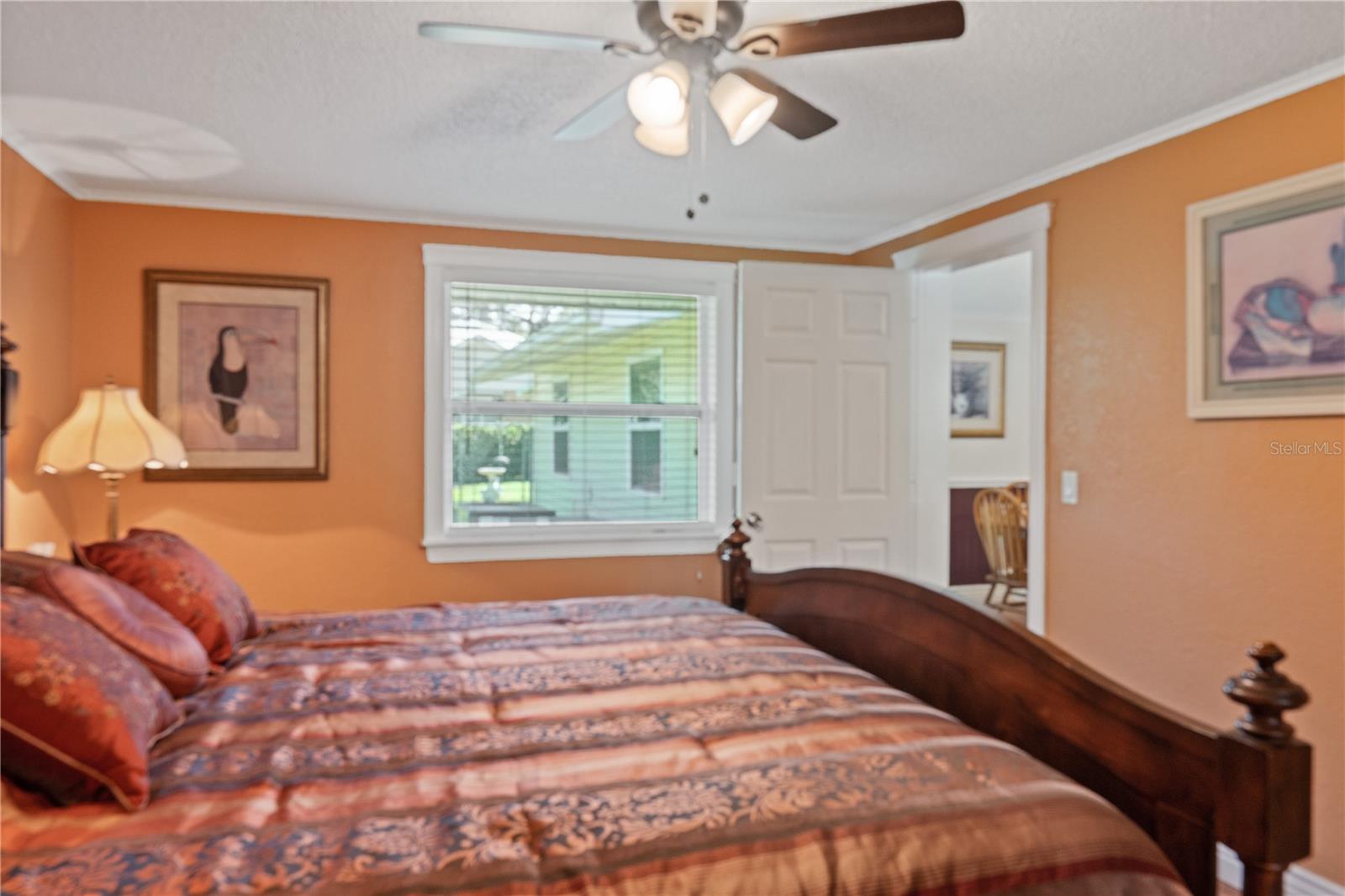 Image 13 of 43 For 401 Woodlawn Terrace