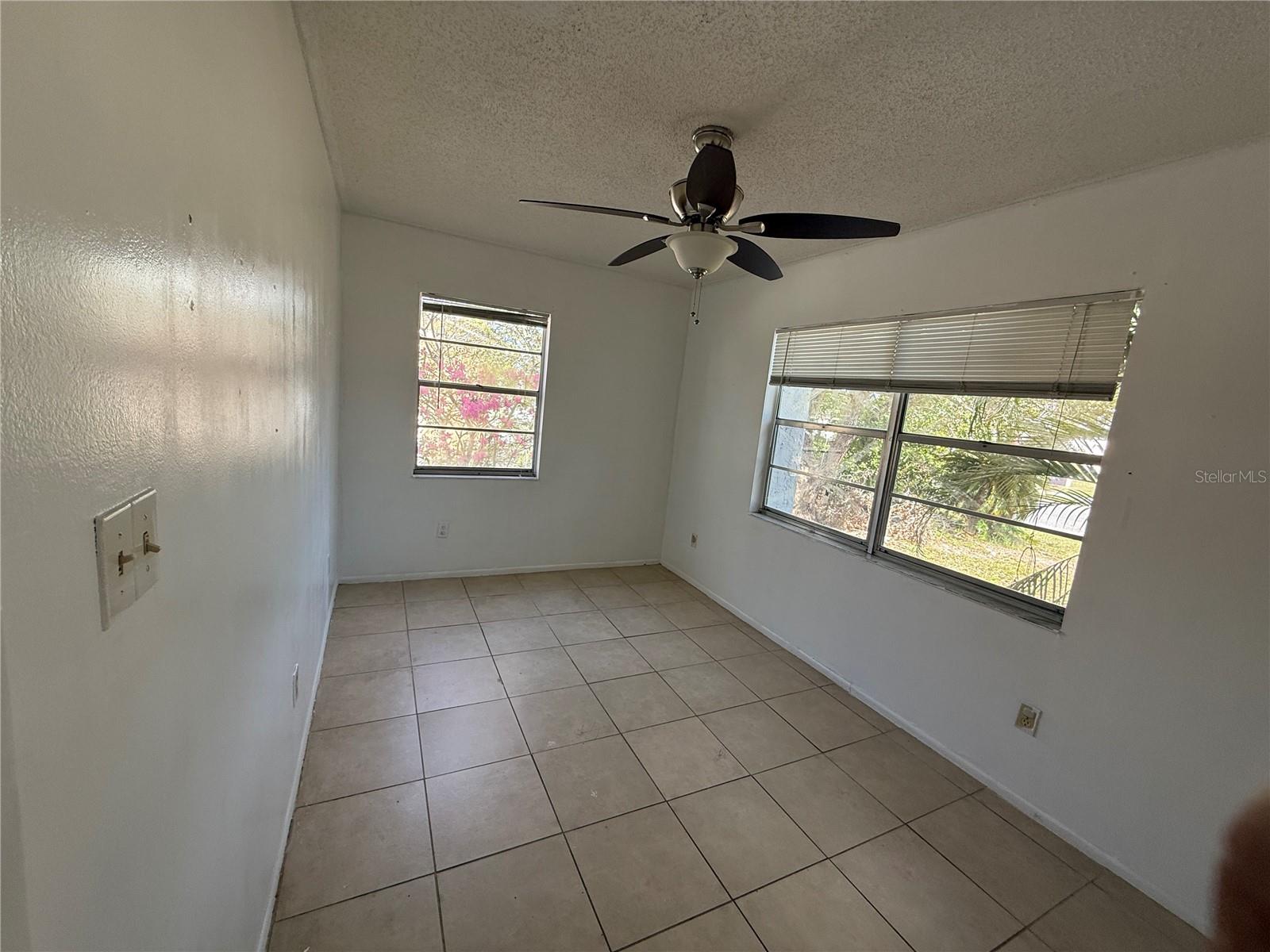 Image 11 of 23 For 116 Mante Drive