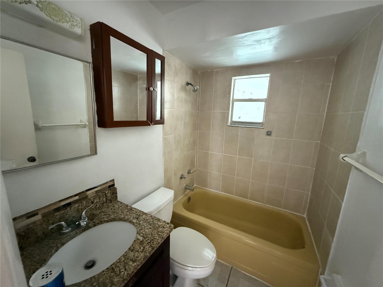 Image 14 of 23 For 116 Mante Drive