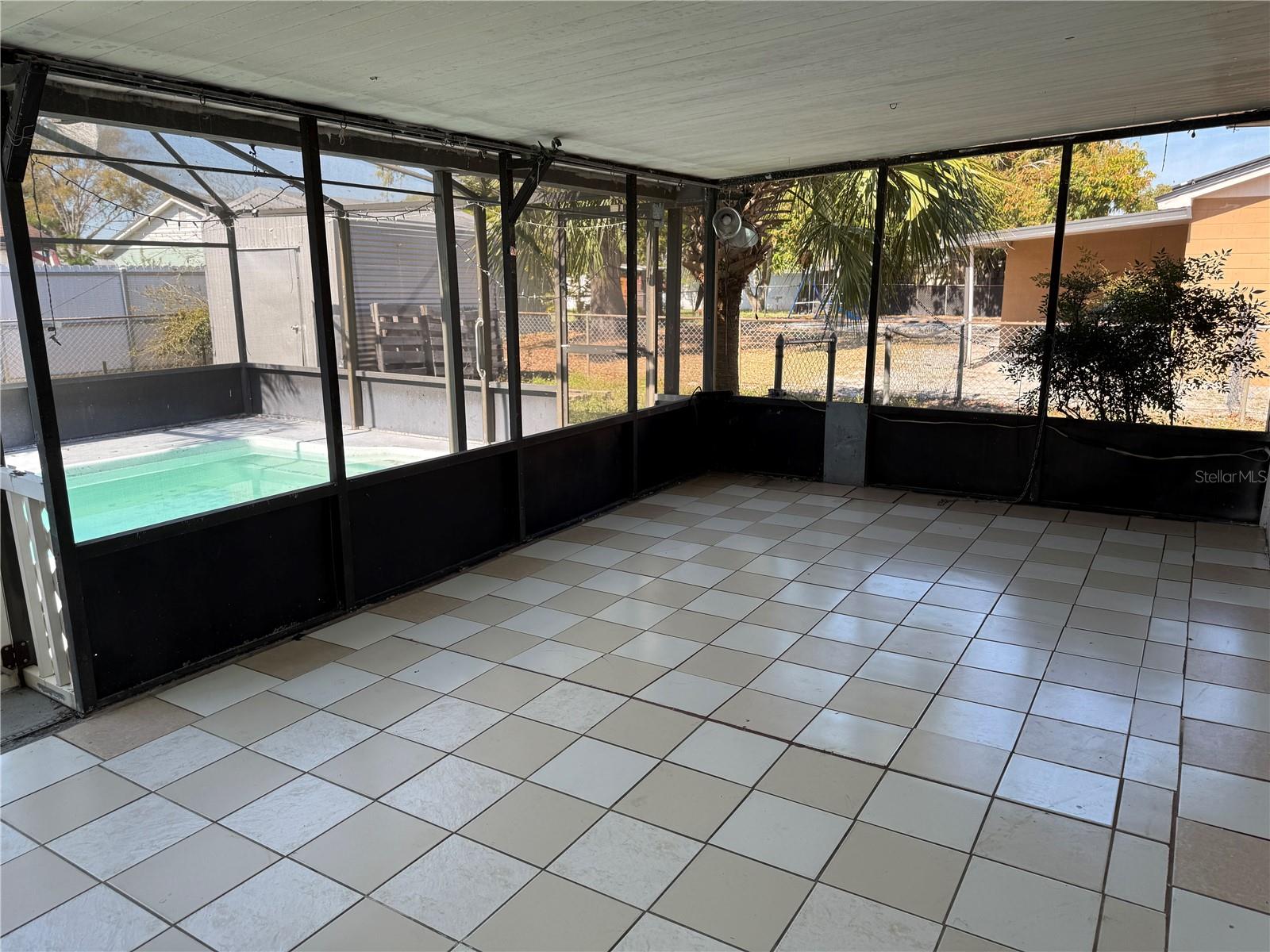 Image 19 of 23 For 116 Mante Drive