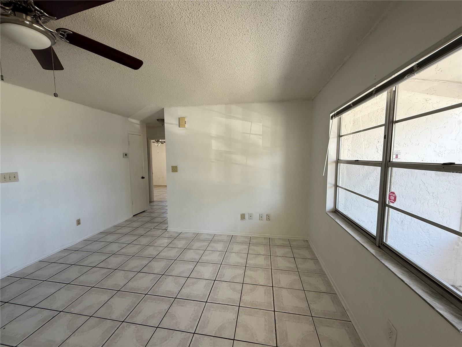 Image 3 of 23 For 116 Mante Drive