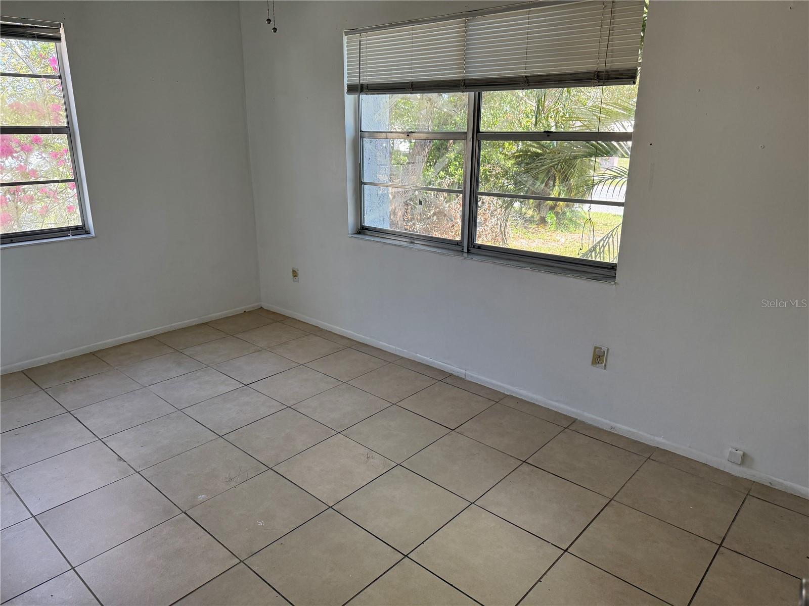 Image 9 of 23 For 116 Mante Drive