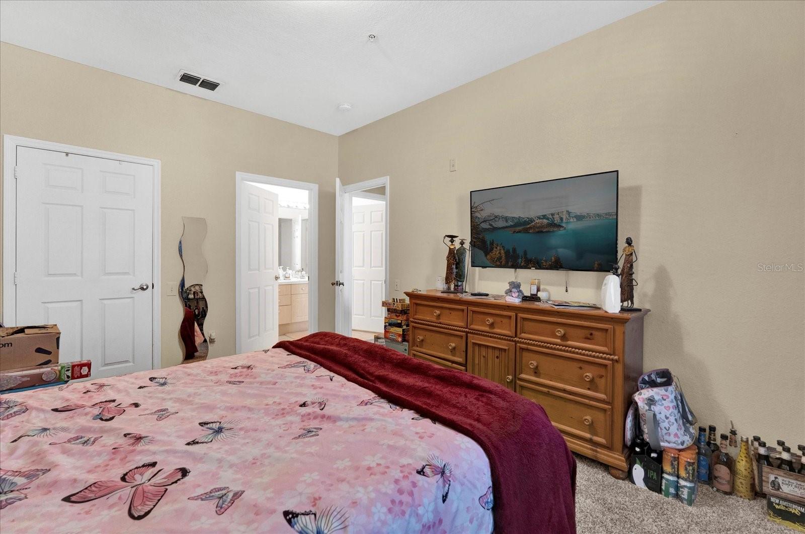 Image 22 of 32 For 8103 Coconut Palm Way 205