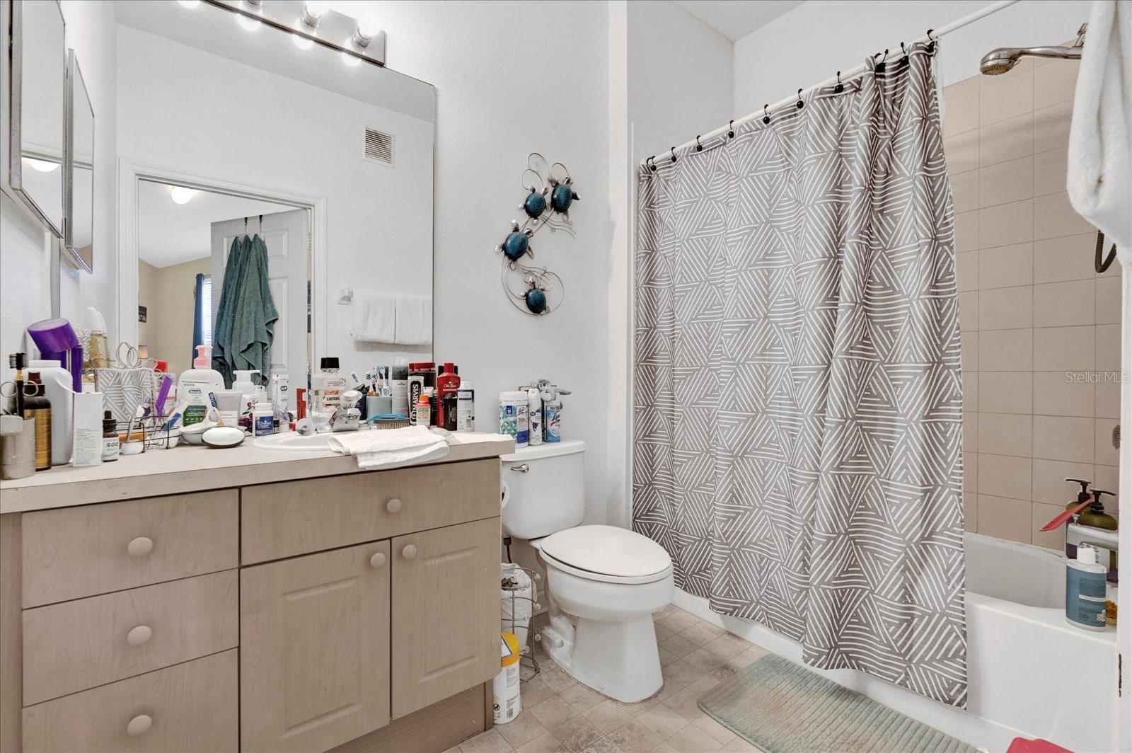 Image 24 of 32 For 8103 Coconut Palm Way 205