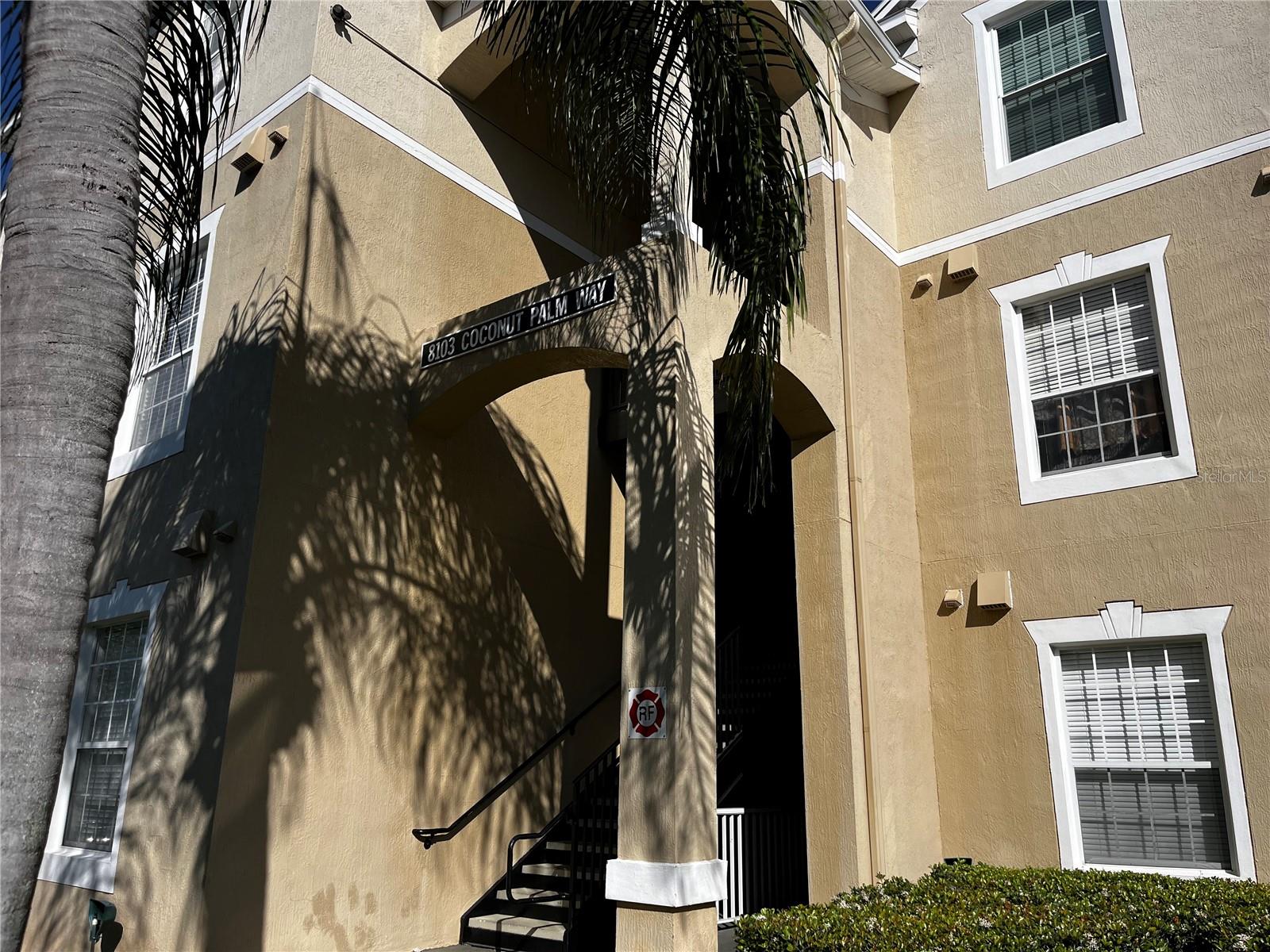 Image 3 of 32 For 8103 Coconut Palm Way 205
