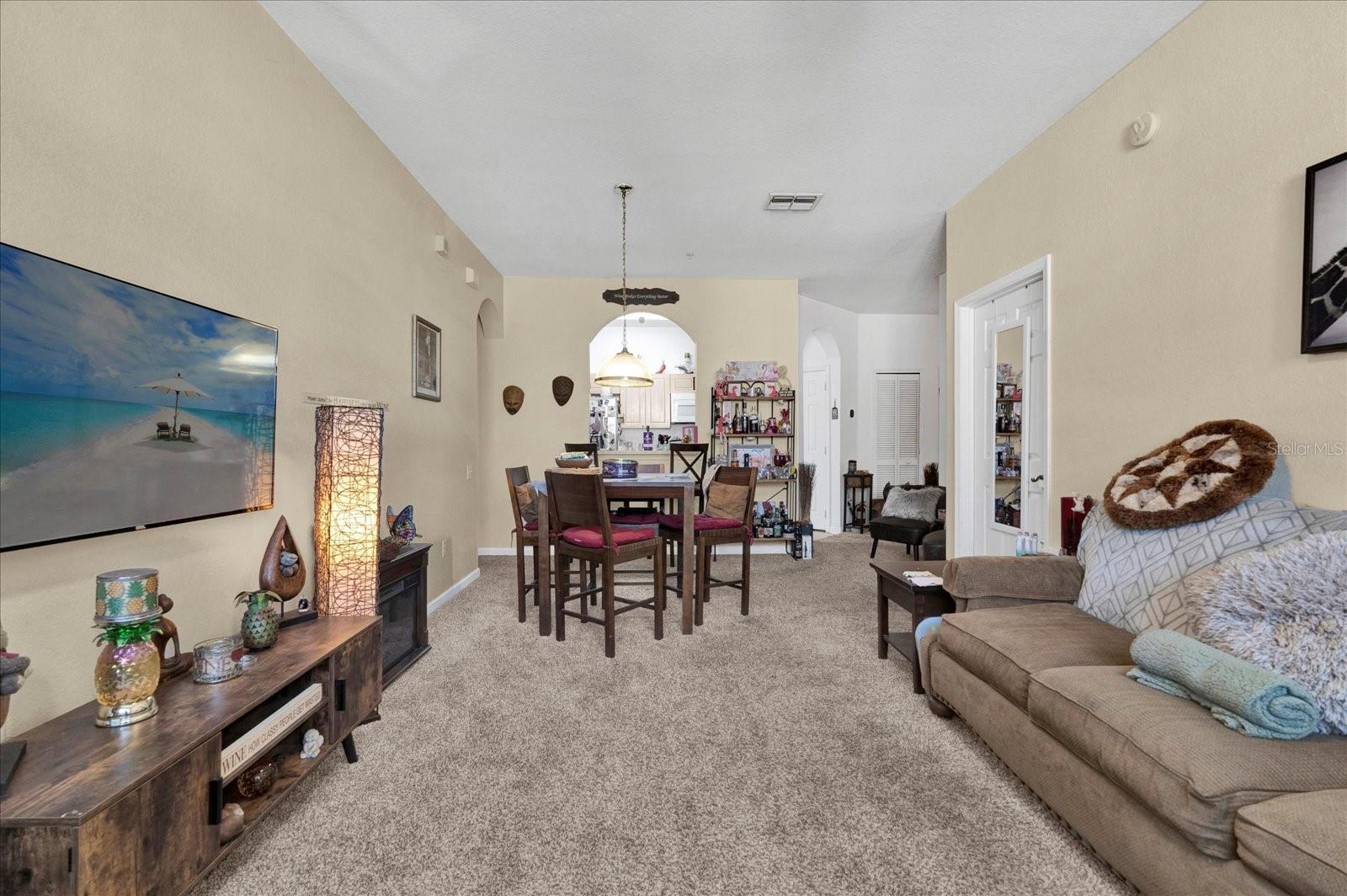 Image 9 of 32 For 8103 Coconut Palm Way 205