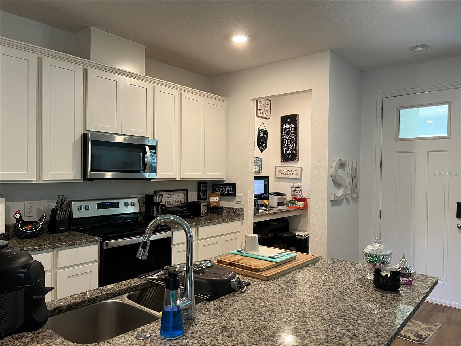 Image 10 of 48 For 9690 Emerald Berry Drive