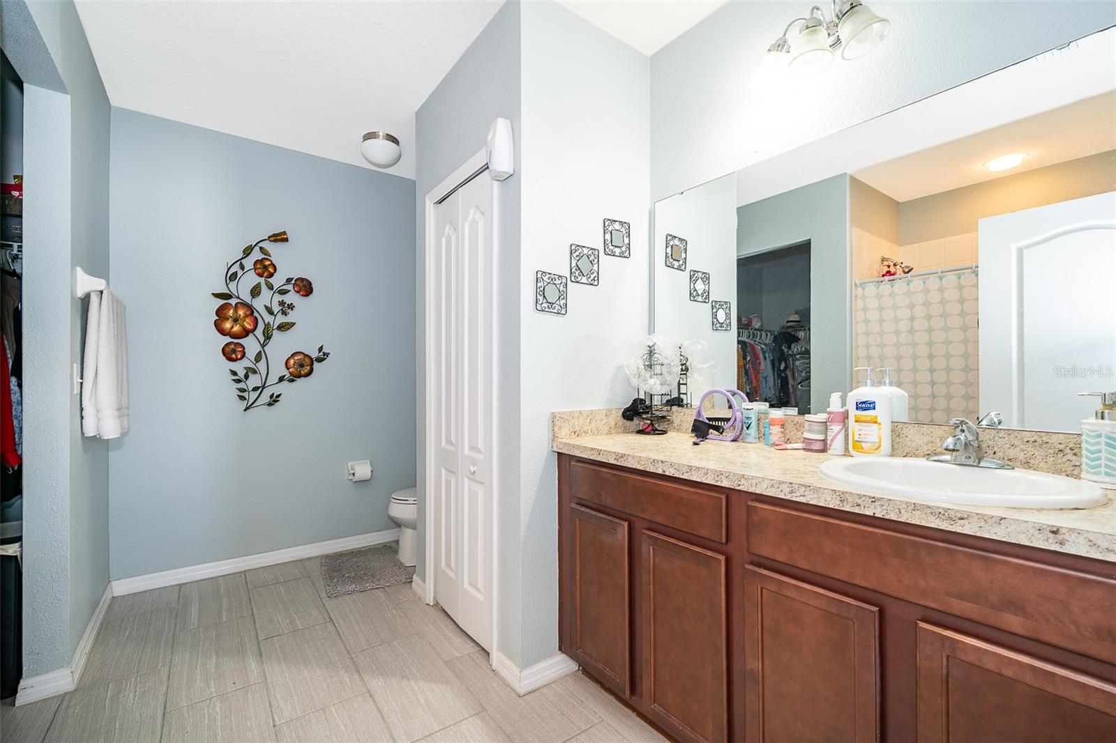 Image 12 of 19 For 579 Lucerne Boulevard
