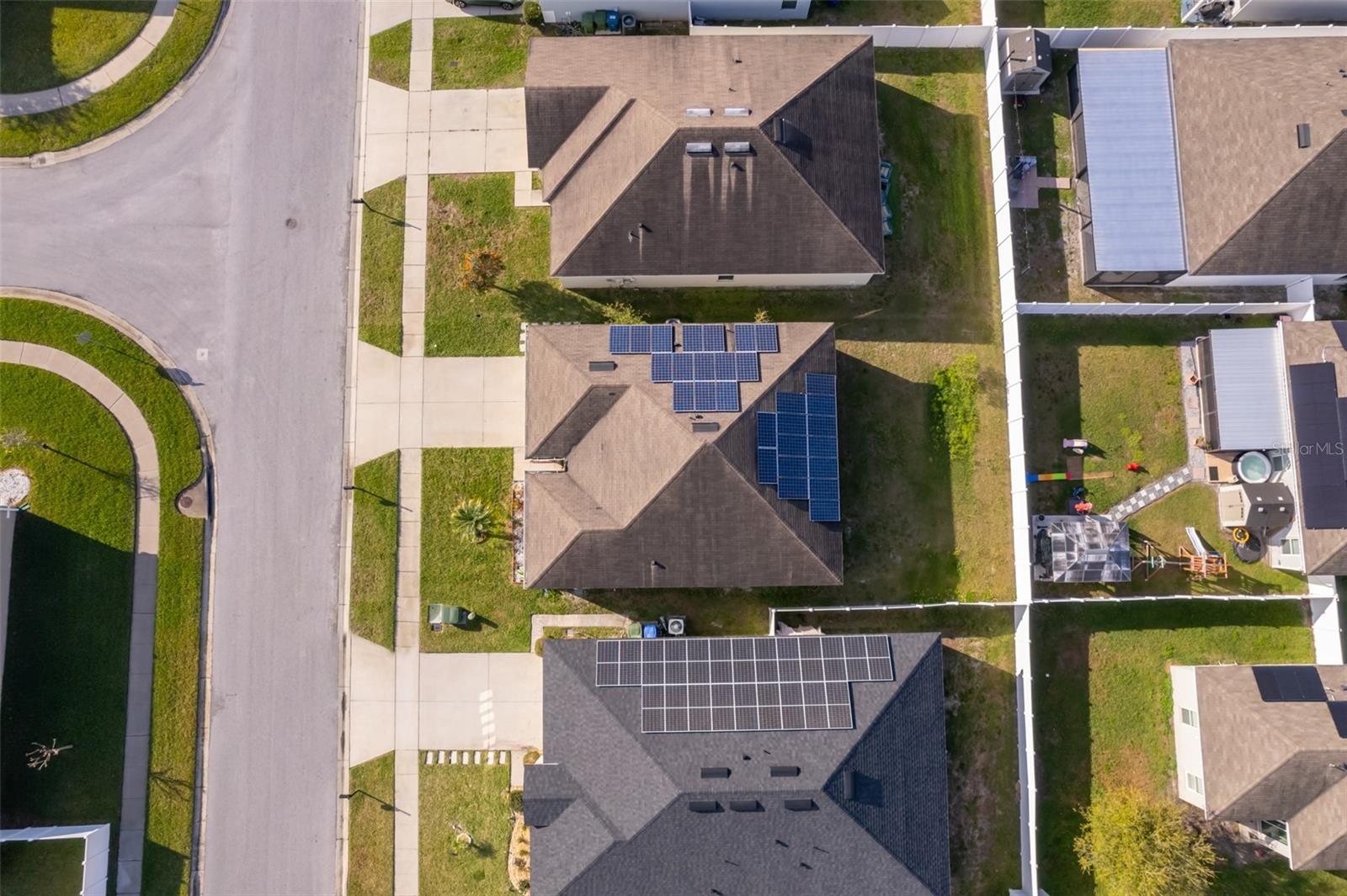 Image 17 of 19 For 579 Lucerne Boulevard