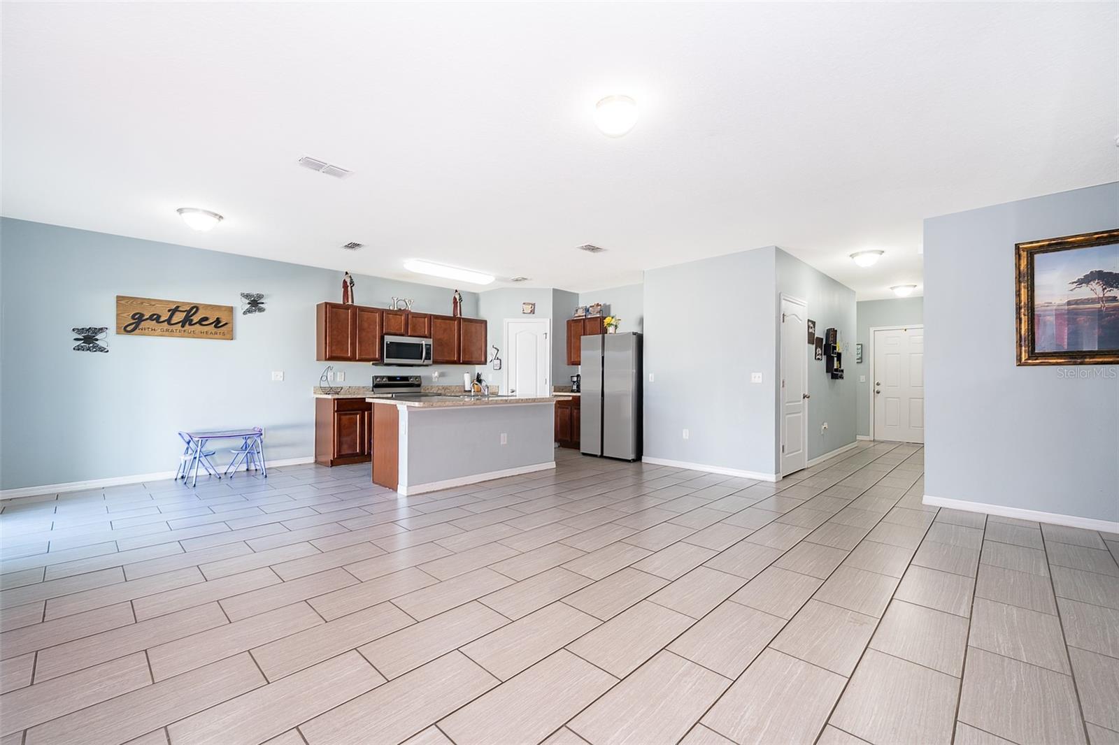 Image 8 of 19 For 579 Lucerne Boulevard
