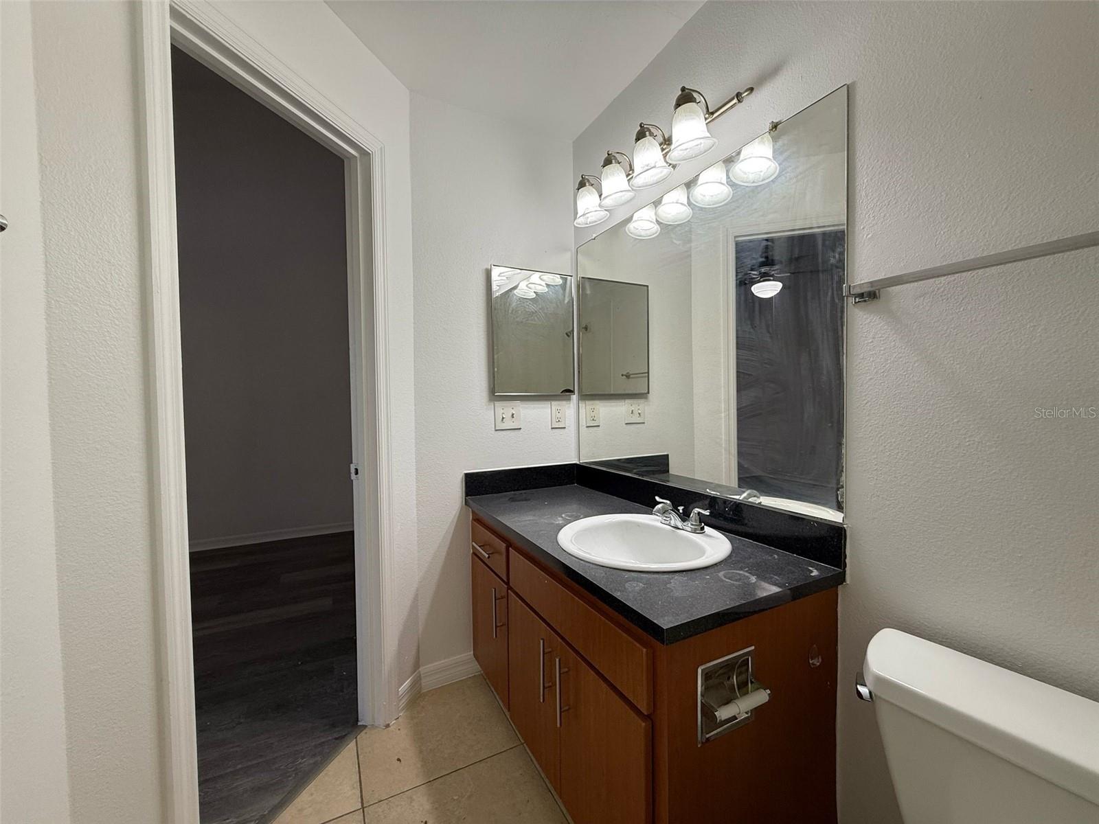 Image 21 of 24 For 433 Fountainhead Circle 288