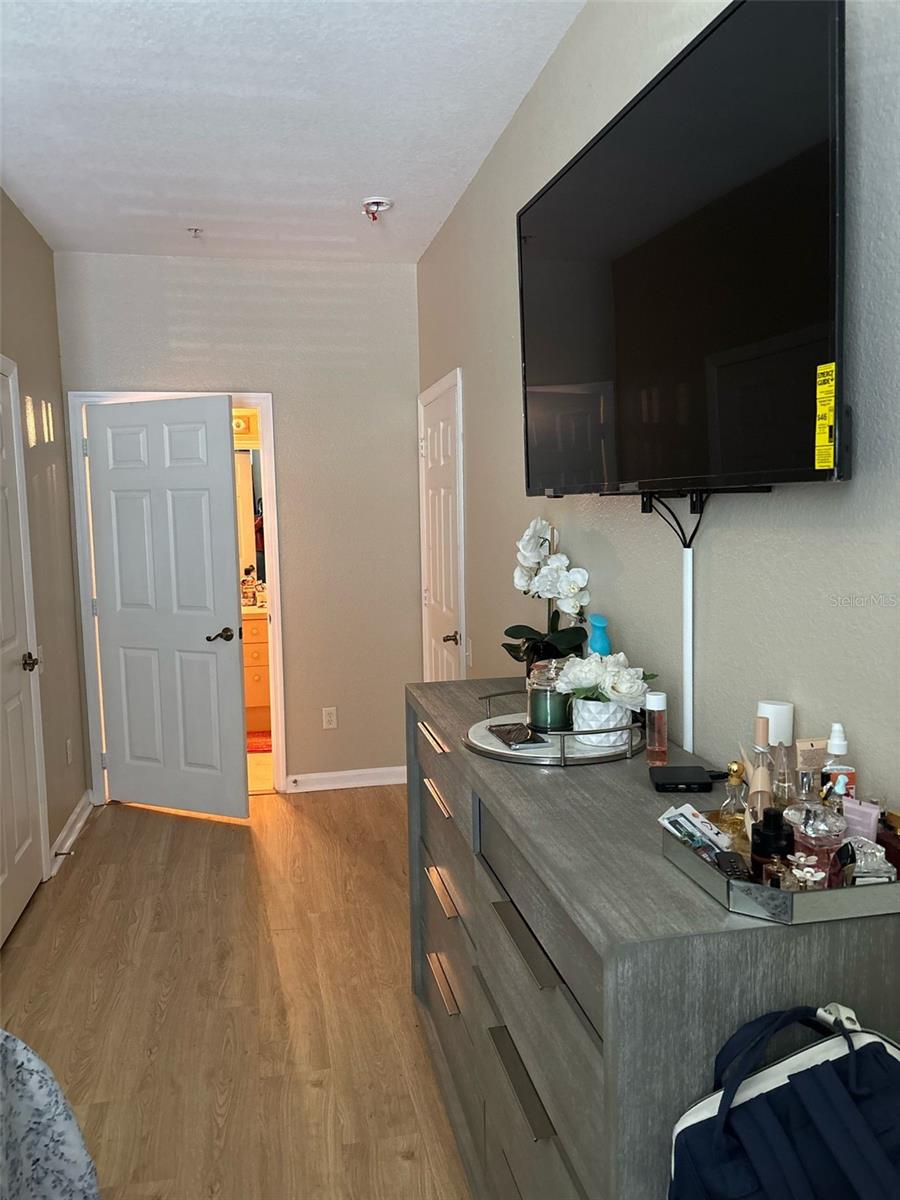 Image 15 of 35 For 2300 Silver Palm Drive 204
