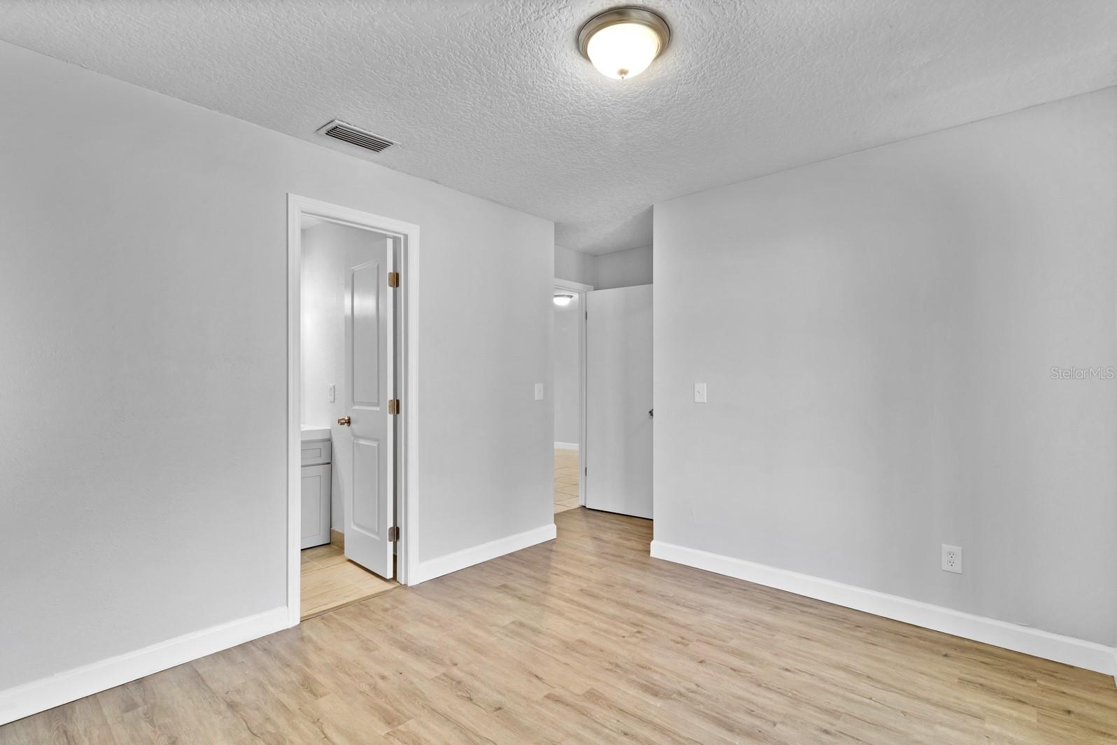 Image 11 of 18 For 30 Las Palmas Way