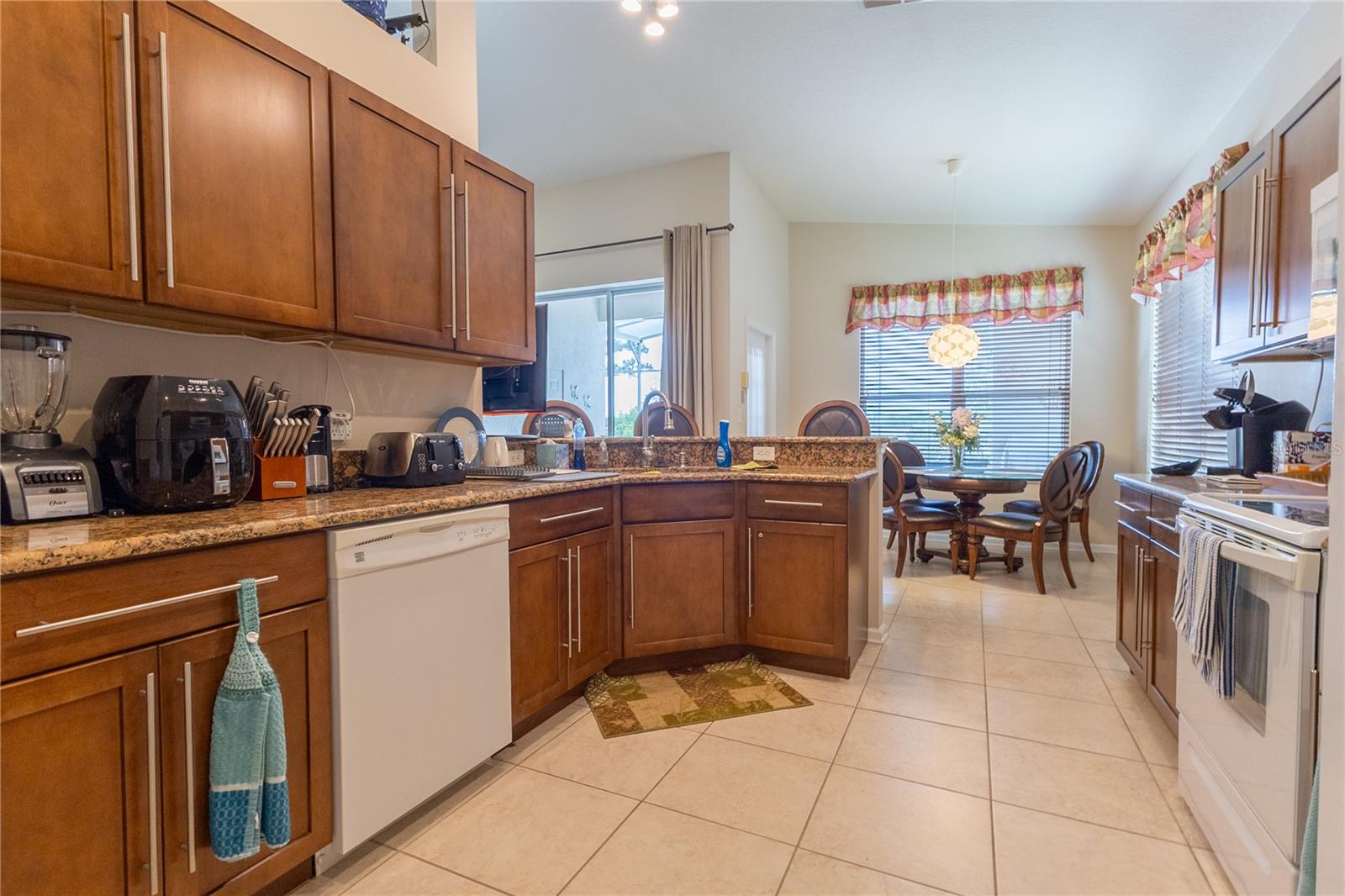 Image 13 of 47 For 8204 Fan Palm Way