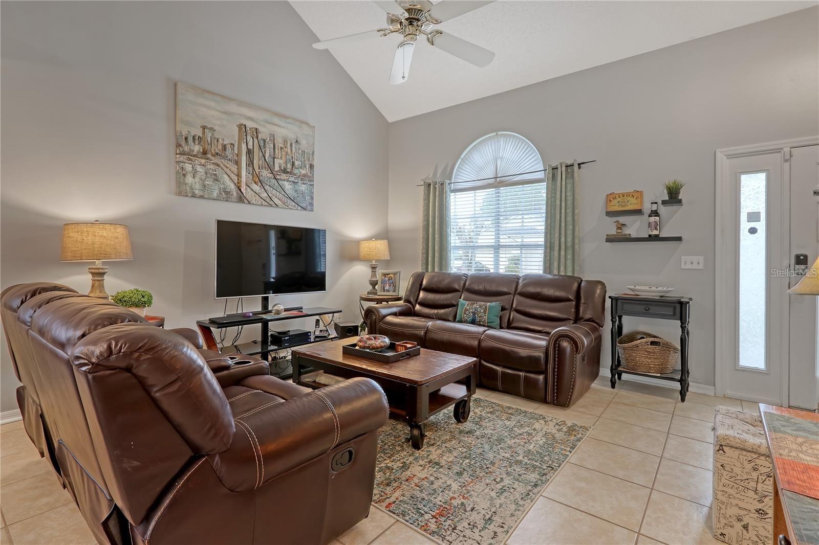 Image 4 of 30 For 723 Allison Avenue
