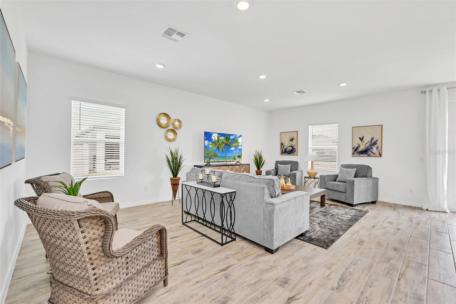 Image 14 of 44 For 2039 Derwent Drive