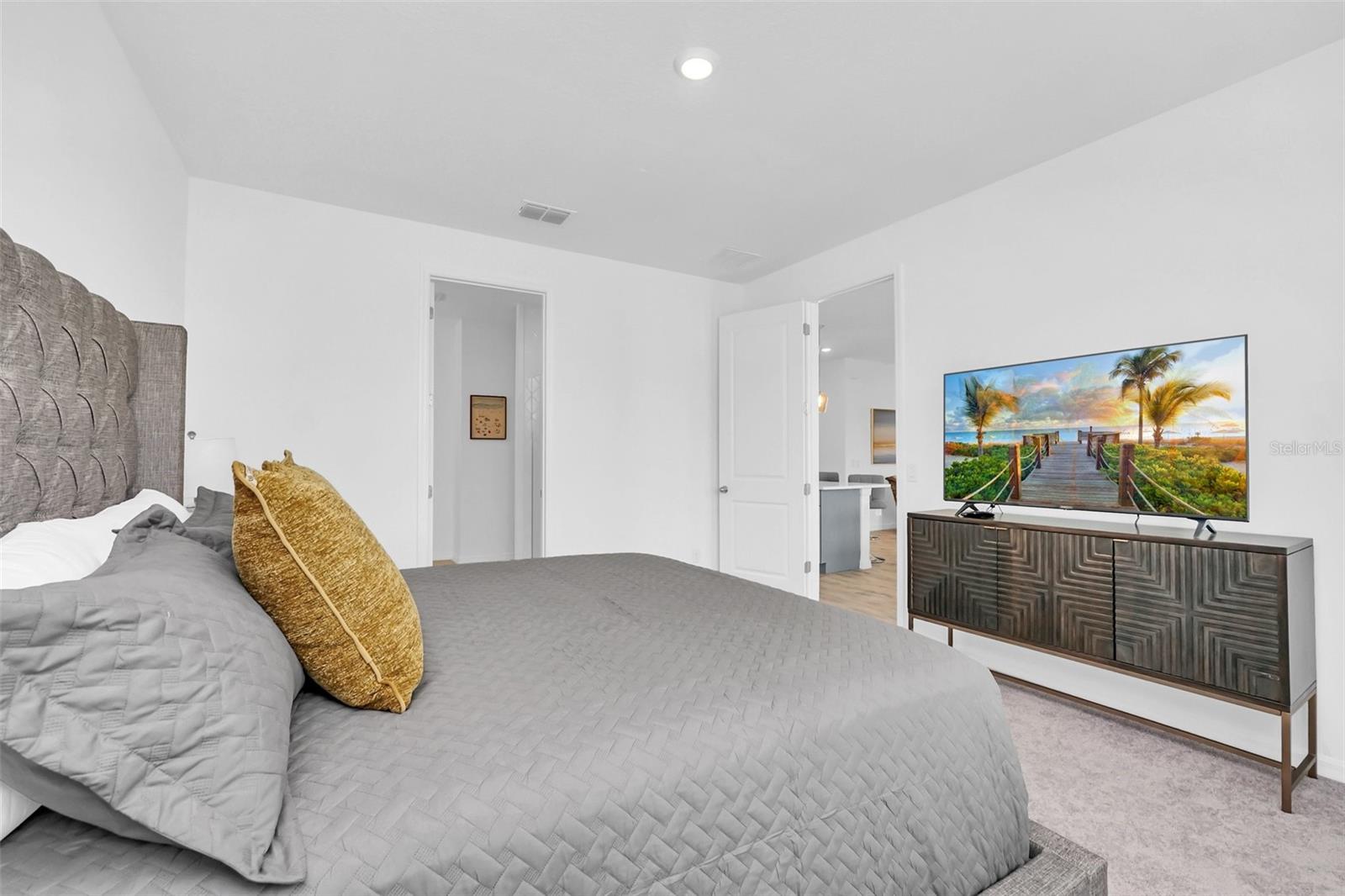 Image 21 of 44 For 2039 Derwent Drive