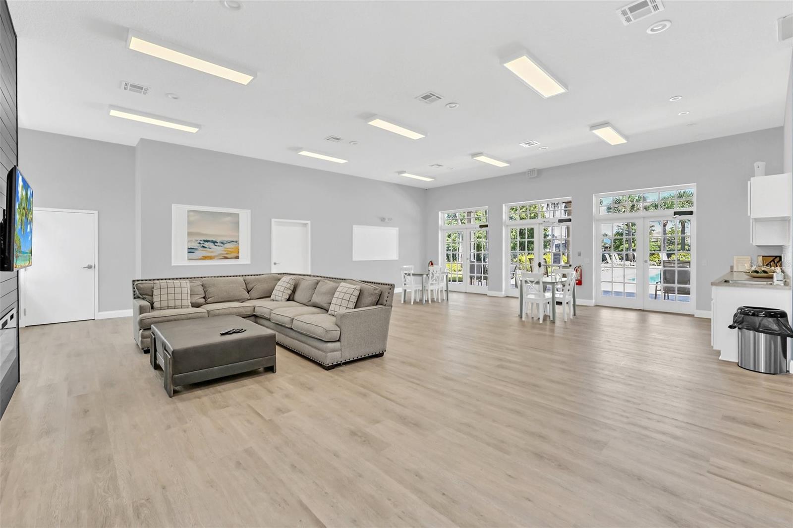 Image 36 of 44 For 2039 Derwent Drive