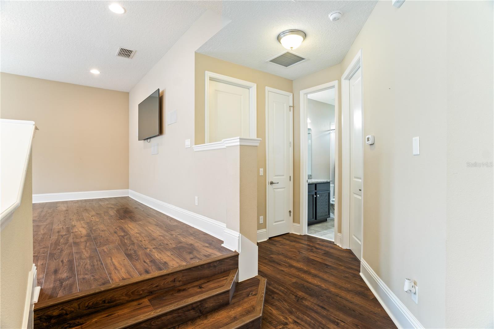 Image 40 of 61 For 13041 Gabor Avenue