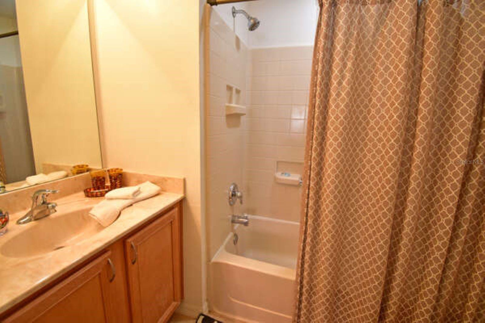 Image 15 of 43 For 215 Cordova Avenue